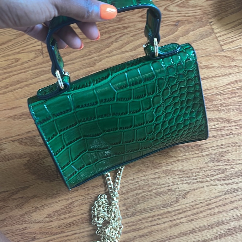 Brand new dark green shein bag - Picture 2 of 2